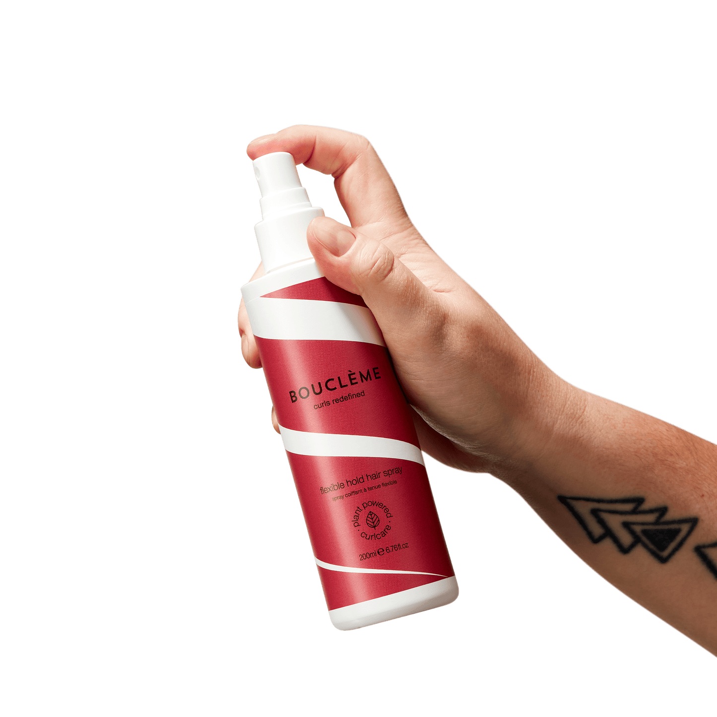 Haarspray mit flexiblem Halt in der Modellhand