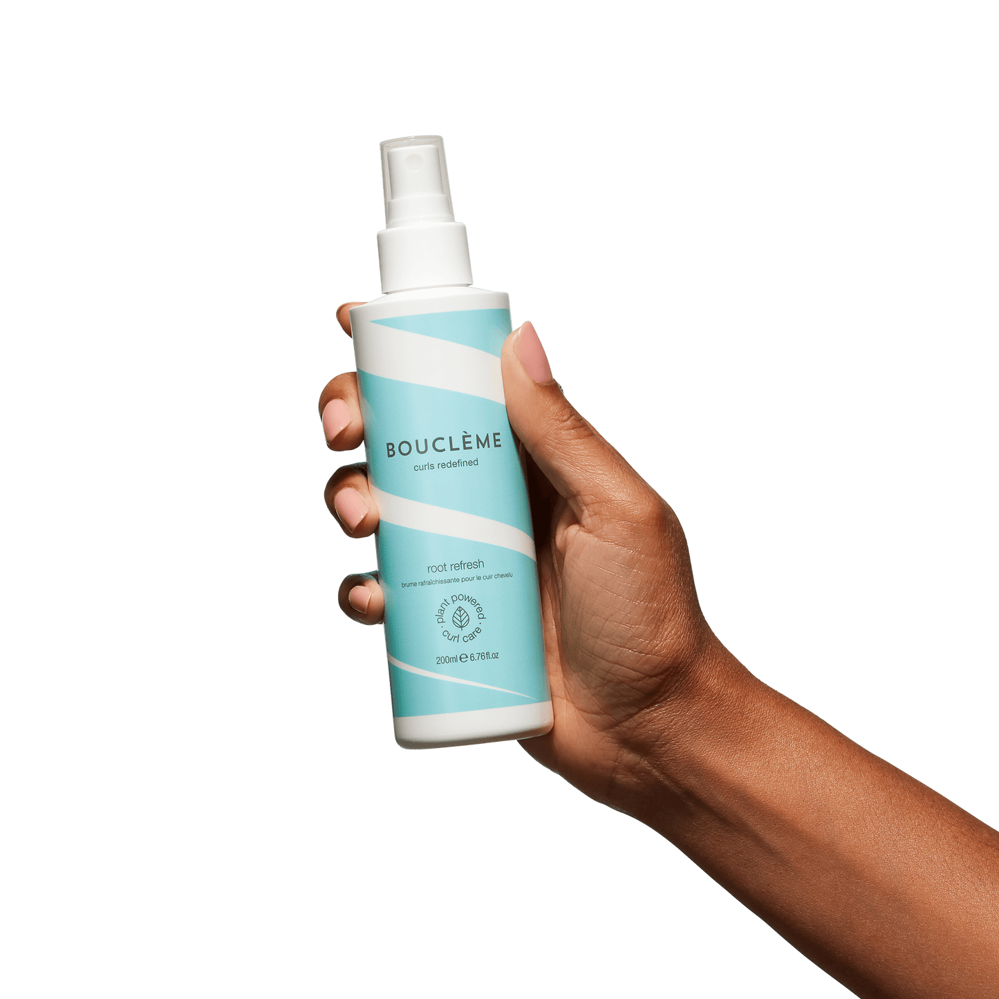 Ein erfrischender Nebel, der die Kopfhaut beruhigt und desodoriert. Definiert Deine Locken neu. Perfekt für alle Haartypen.