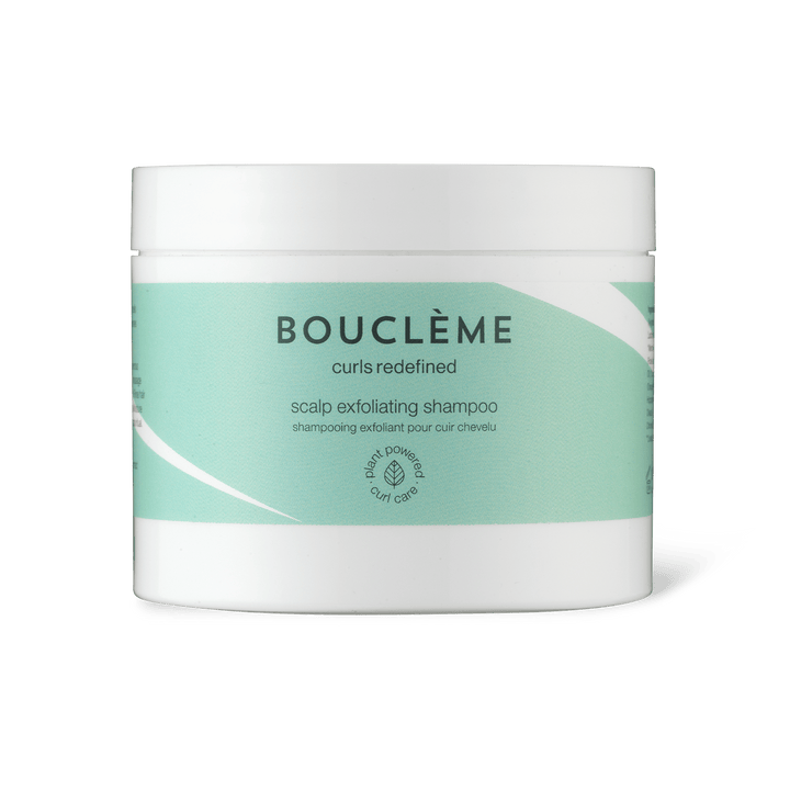 Das Kopfhautpeeling reinigt und massiert die Kopfhaut gründlich, spendet Energie, entfernt Produktablagerungen und fördert das gesunde Haarwachstum.