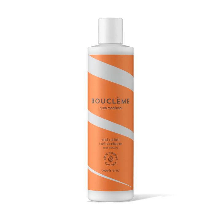 Eine nährende, glycerinfreie Anti-Luftfeuchtigkeits-Conditioner für lang anhaltende, neu definierte Locken.